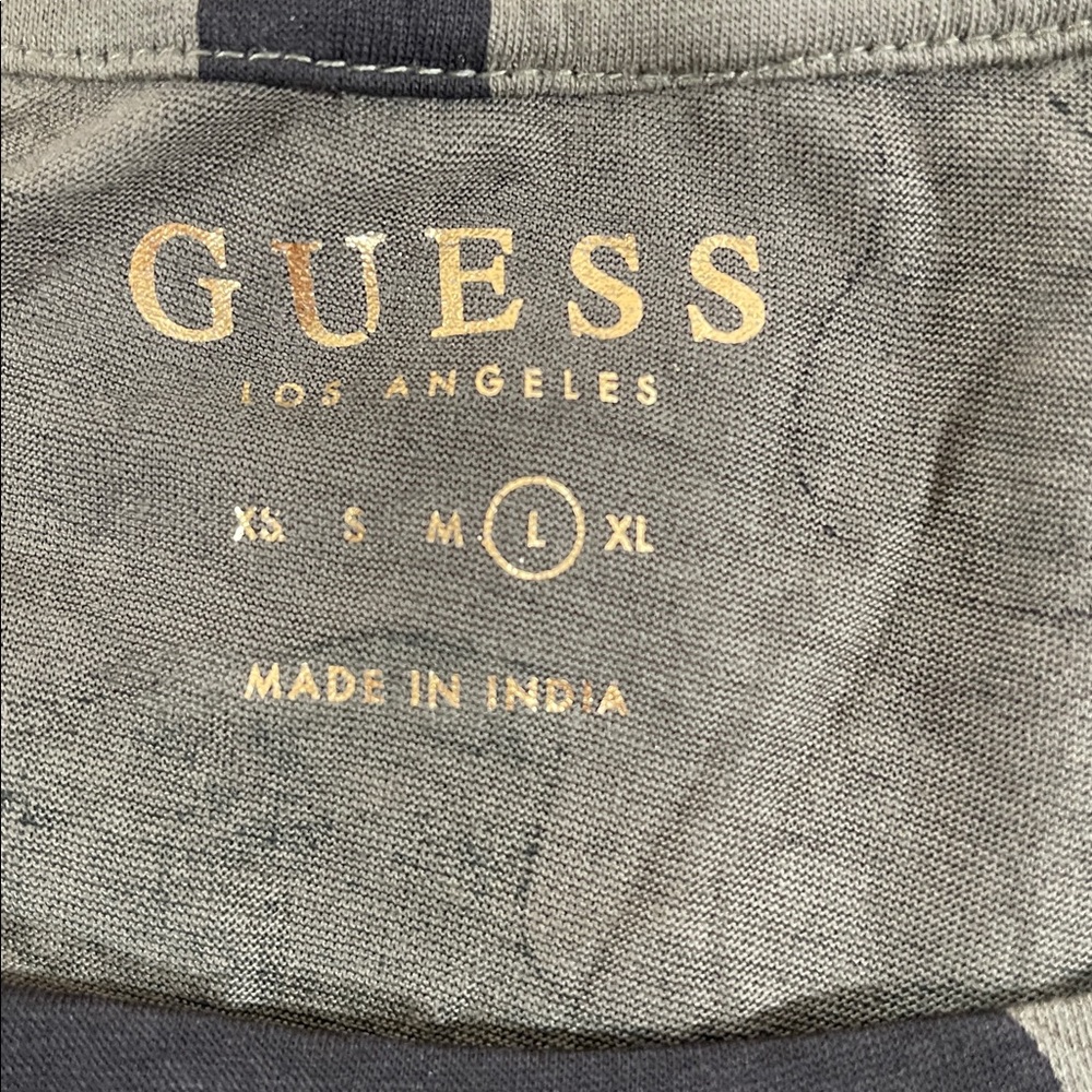 GUESS Women's Sterling Gold Sequin Big Box Logo Camo Tee Short Sleeve Large NEW - Picture 5 of 8